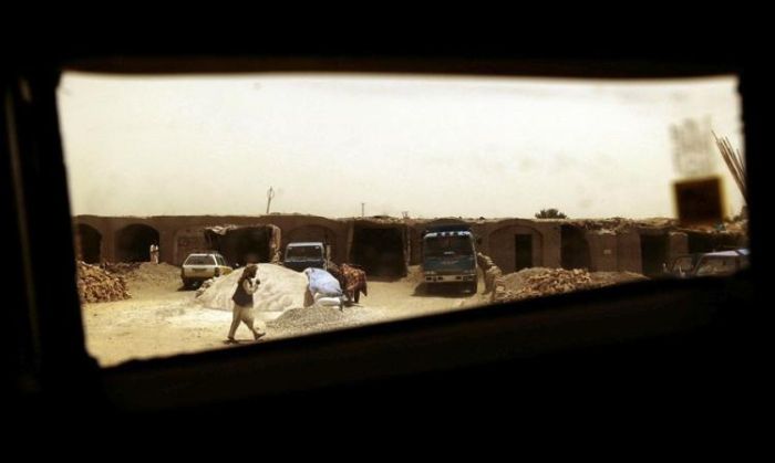 Afghanistan through a Humvee Window (15 pics)