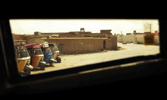 Afghanistan through a Humvee Window (15 pics)