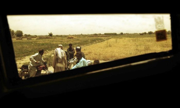 Afghanistan through a Humvee Window (15 pics)