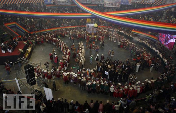 Mass Weddings  (11 pics)