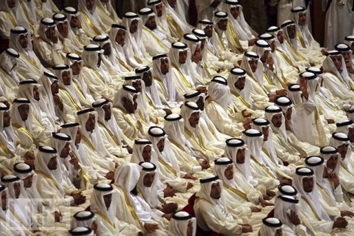 Mass Weddings  (11 pics)