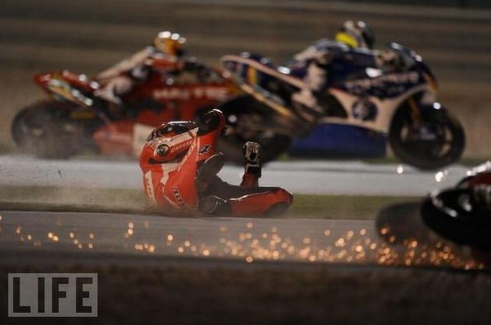 Motorcycle Crashes (22 pics)