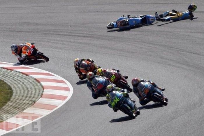 Motorcycle Crashes (22 pics)