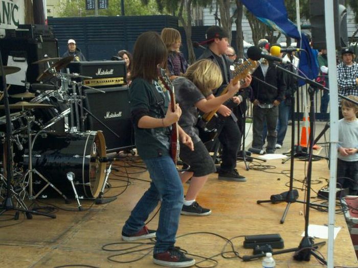 Haunted by Heroes. 10-Year-Old Rock Stars (12 pics + 1 video)