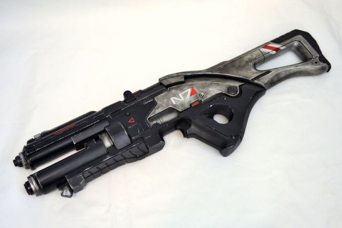 Mass Effect 3 Gun (9 pics)