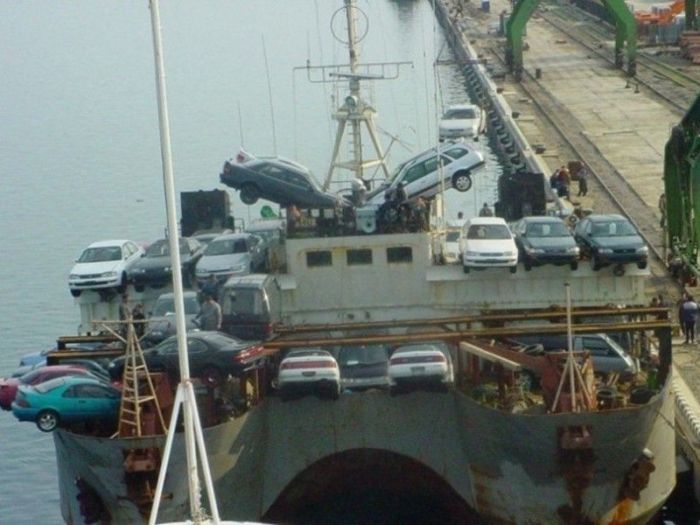 Cargo Ship Accidents (24 pics)