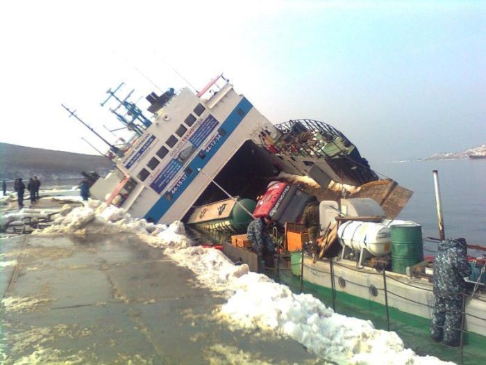 Cargo Ship Accidents (24 pics)