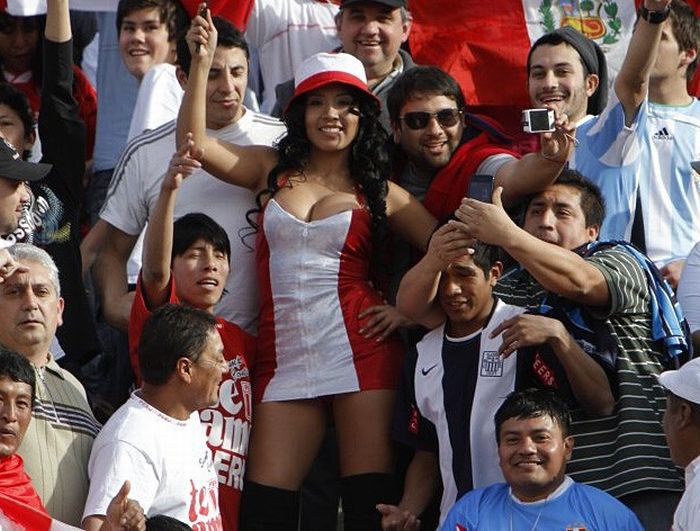 Sexy Female Fans Of Copa America 48 Pics-4517