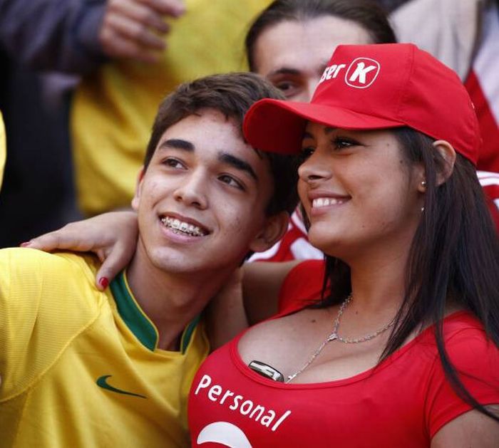 Sexy Female Fans of Copa America (48 pics)