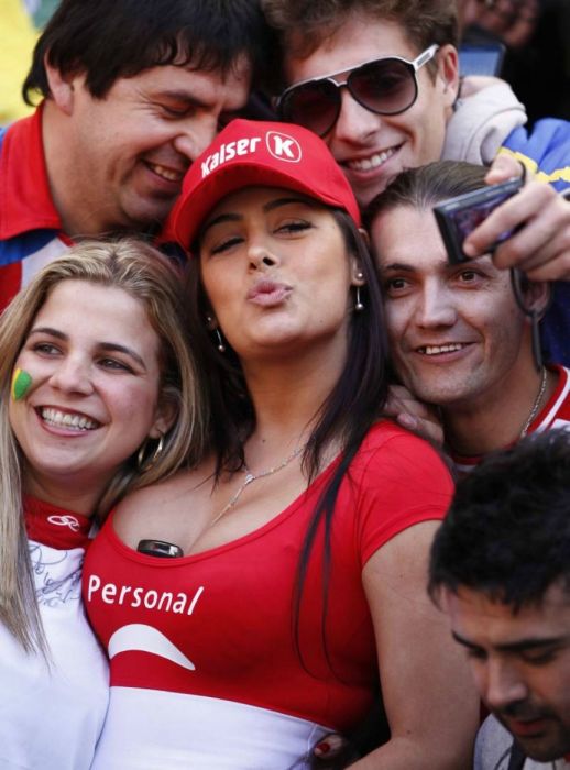 Sexy Female Fans of Copa America (48 pics)