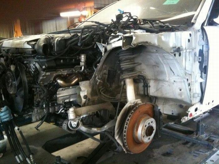 BMW Repair (21 pics)