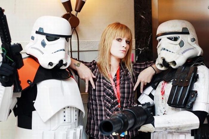 Hot Girls Posing With Stormtroopers (13 pics)