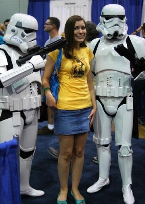 Hot Girls Posing With Stormtroopers (13 pics)