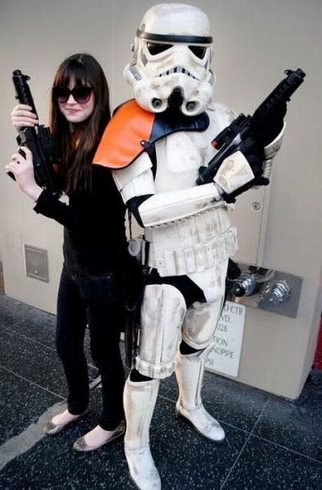 Hot Girls Posing With Stormtroopers (13 pics)