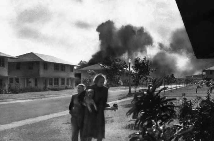 Rare Photos of Attack on Pearl Harbor (37 pics)