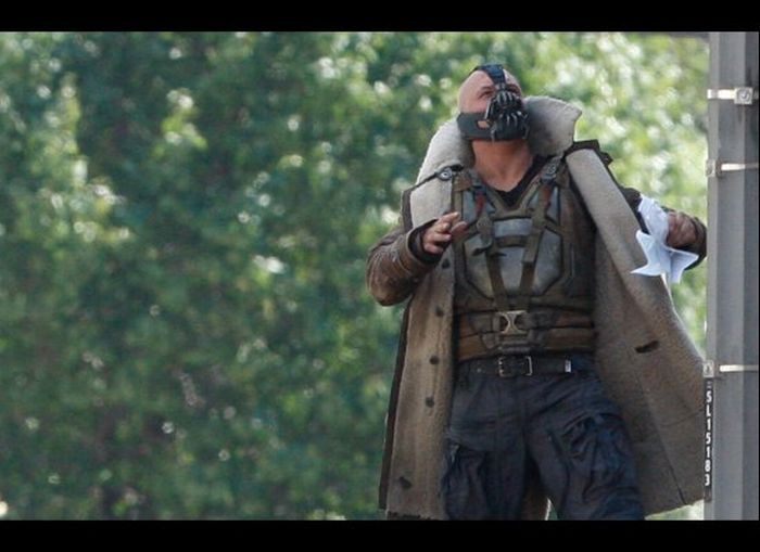 The First Scenes from 'The Dark Knight Rises' (7 pics + 2 video)