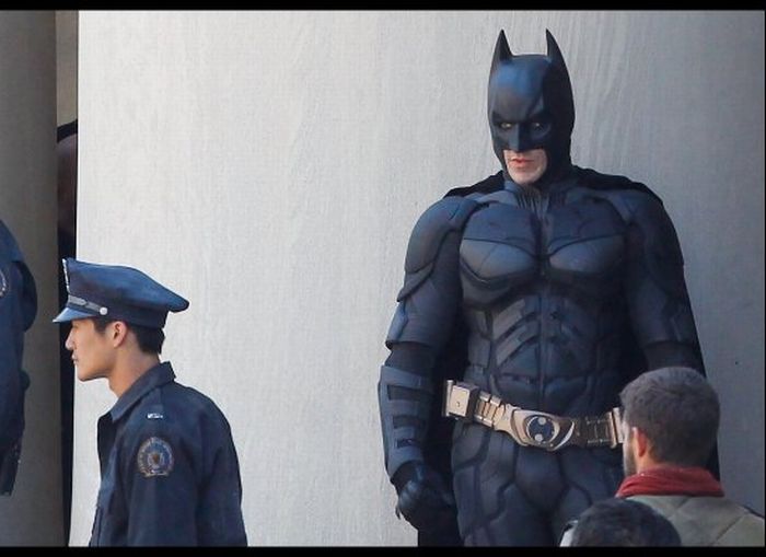 The First Scenes from 'The Dark Knight Rises' (7 pics + 2 video)