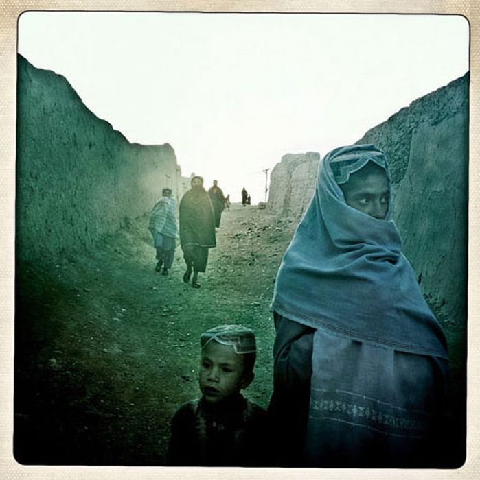 Awesome Afghanistan War Photography Using The Hipstamatic (40 pics)