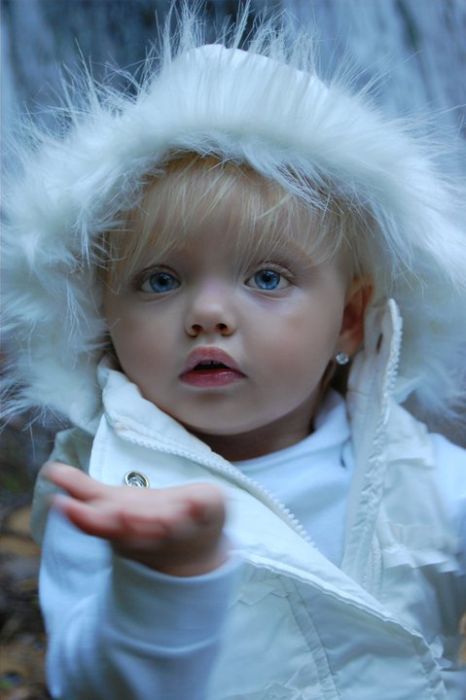 Little Barbie (9 pics)