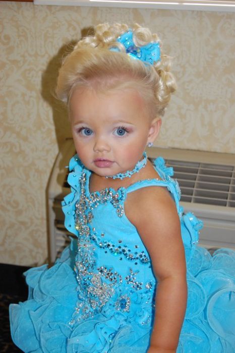 Little Barbie (9 pics)