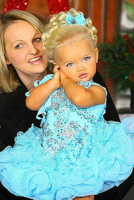 Little Barbie (9 pics)