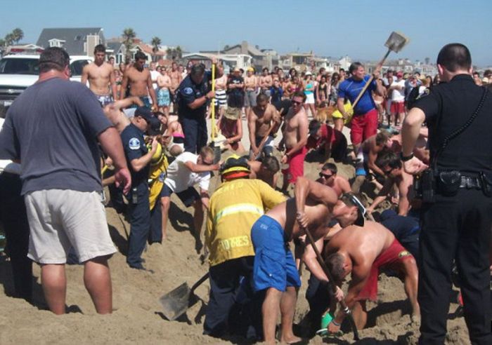 Teen Survives 30 Minutes Buried in Sand (9 pics)