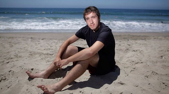 Teen Survives 30 Minutes Buried in Sand (9 pics)
