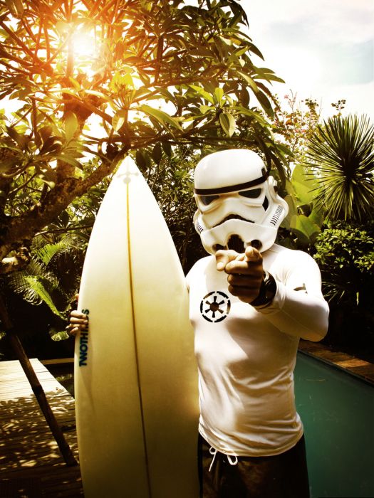 Surfing Trooper (33 pics)