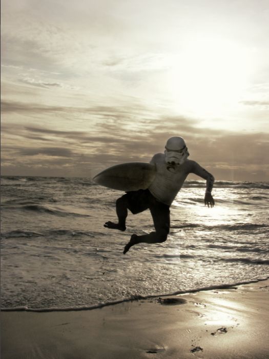 Surfing Trooper (33 pics)