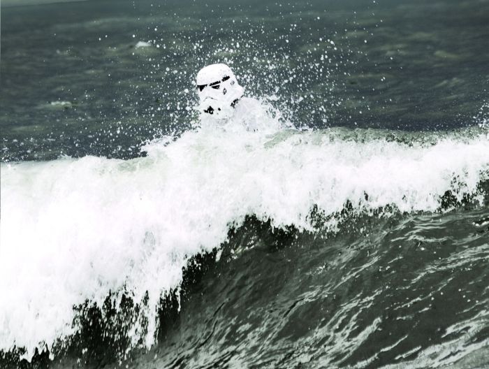 Surfing Trooper (33 pics)