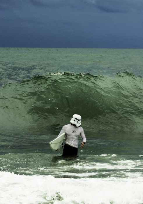 Surfing Trooper (33 pics)