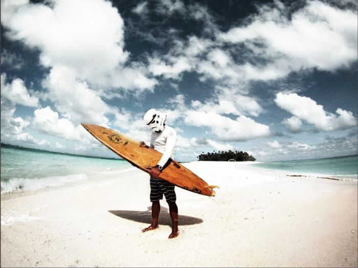 Surfing Trooper (33 pics)