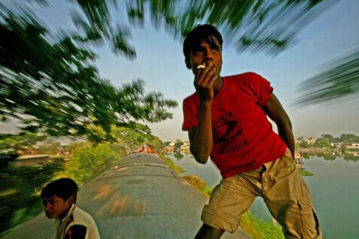 Bangladesh Train Hopping (20 pics)