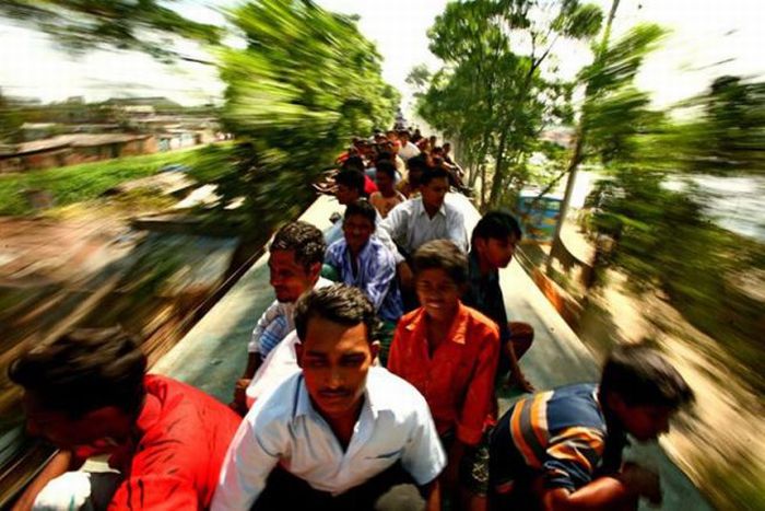 Bangladesh Train Hopping (20 pics)