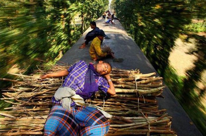Bangladesh Train Hopping (20 pics)