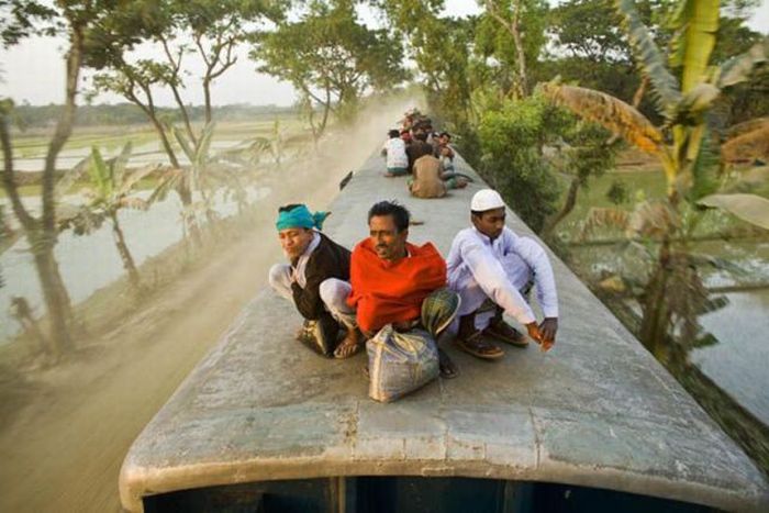 Bangladesh Train Hopping (20 pics)