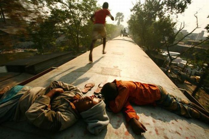 Bangladesh Train Hopping (20 pics)