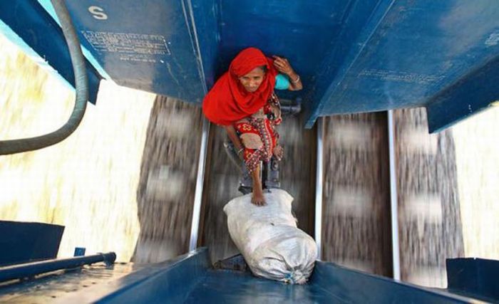 Bangladesh Train Hopping (20 pics)