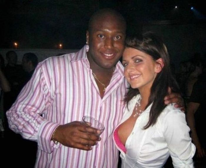 Sexy Girls Cleavage (31 pics)