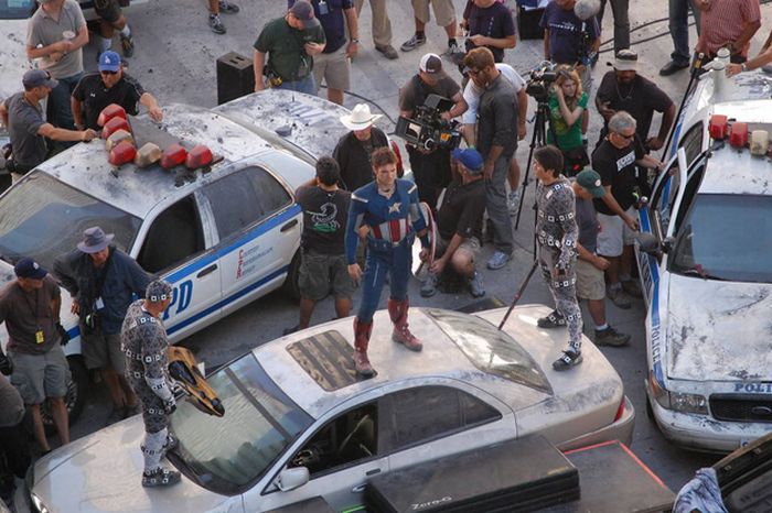 On the Set of The Avengers (16 pics + video)