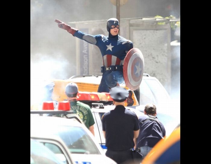 On the Set of The Avengers (16 pics + video)