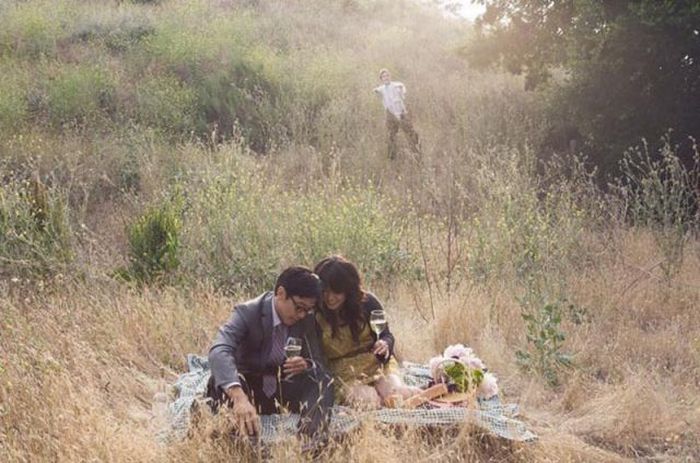 Weird Wedding Photo Session (18 pics)