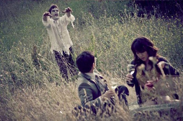 Weird Wedding Photo Session (18 pics)