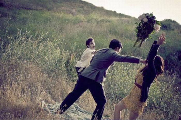 Weird Wedding Photo Session (18 pics)