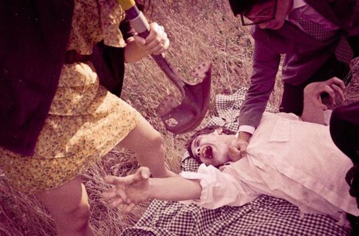 Weird Wedding Photo Session (18 pics)