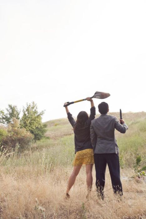 Weird Wedding Photo Session (18 pics)