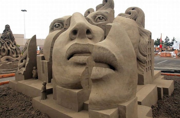 World’s Best Sand Sculptures (61 pics)