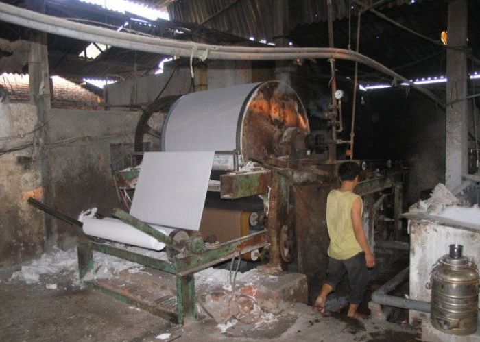 Chinese Toilet Paper Factory (24 pics)