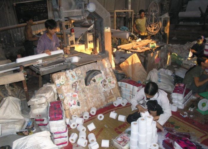 Chinese Toilet Paper Factory (24 pics)