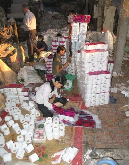 Chinese Toilet Paper Factory (24 pics)